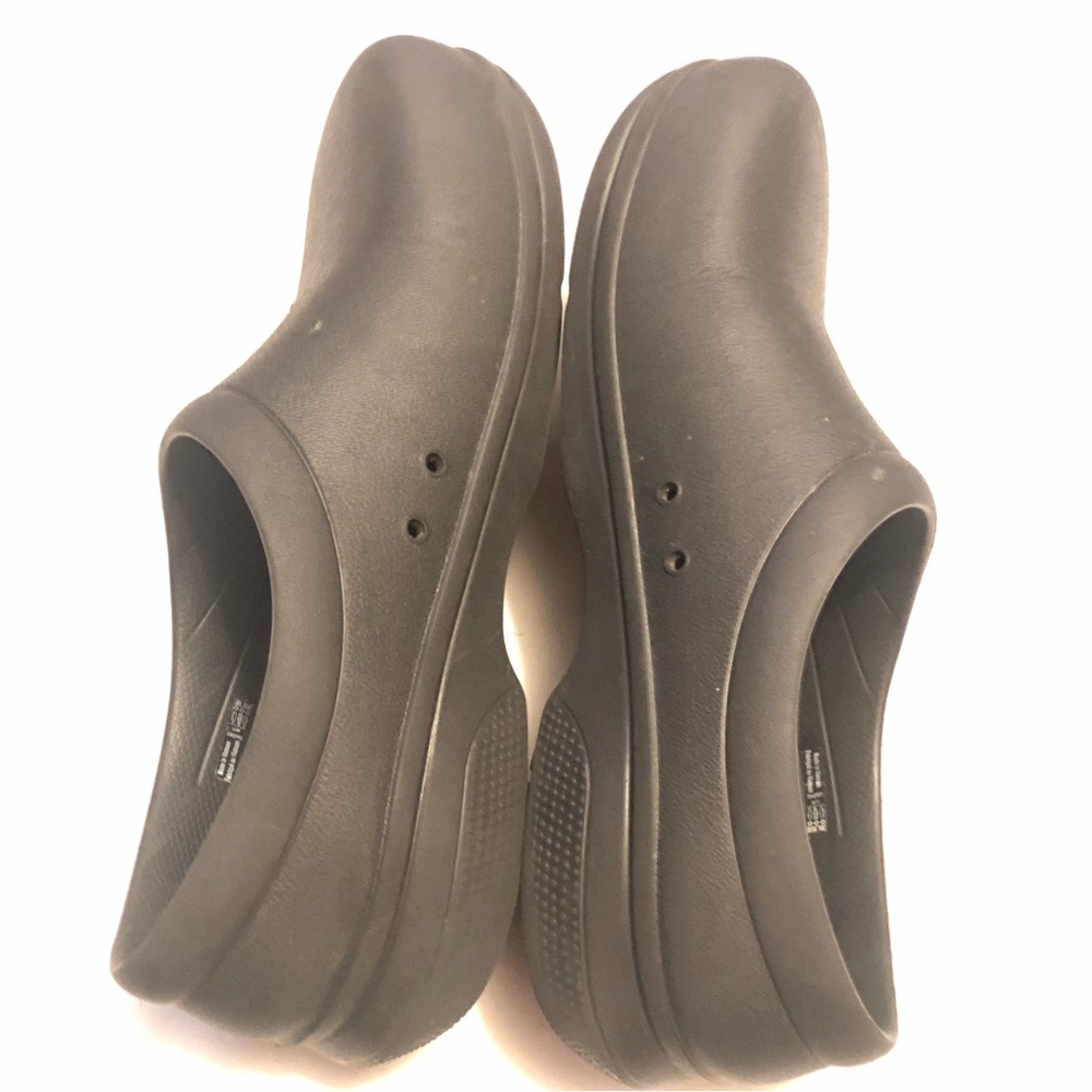 Crocs On The Clog Slip Resistant Work Clog Black … - image 5